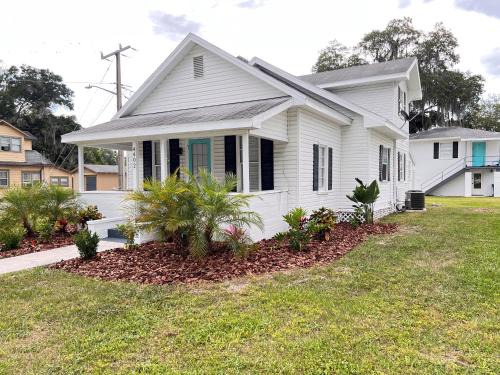 Comfortable Room Rentals Outlets & Kingsky Academy