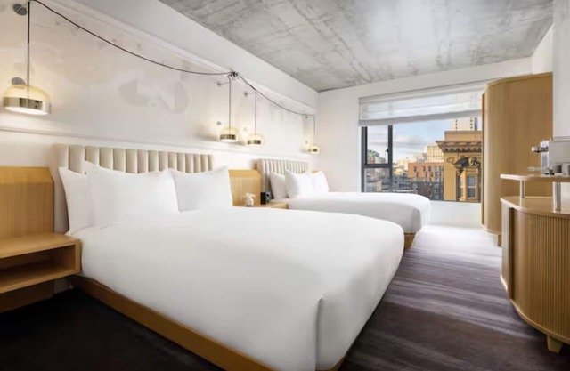 Comfortable Room Delight in Downtown SF Charm – Perfect for Art Aficionados