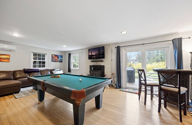 Komfortabel und geräumig 5BD / 3BA - zu Fuß zum State College HS und 5 Minuten Uber zum Netzteil
