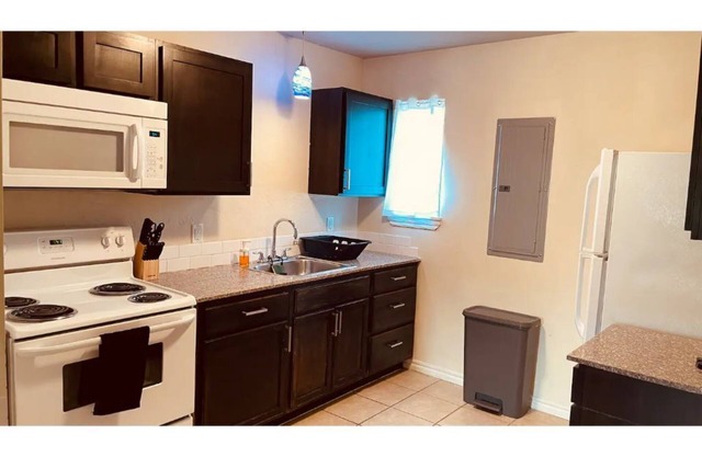 Comfortable Stay! Close to Ft. Sill/Hospital!