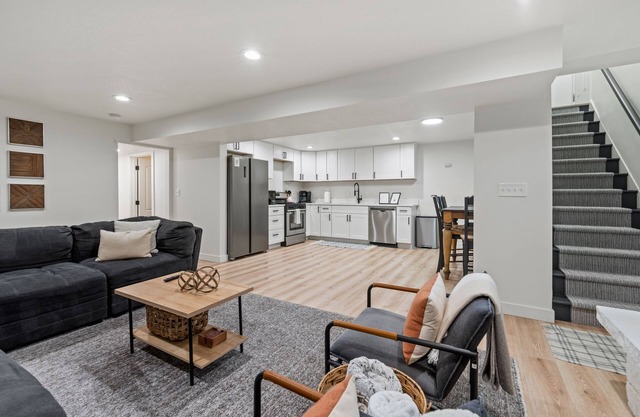 Comfortable stay near Park City & Midway! Easy Access, Keyless entry!