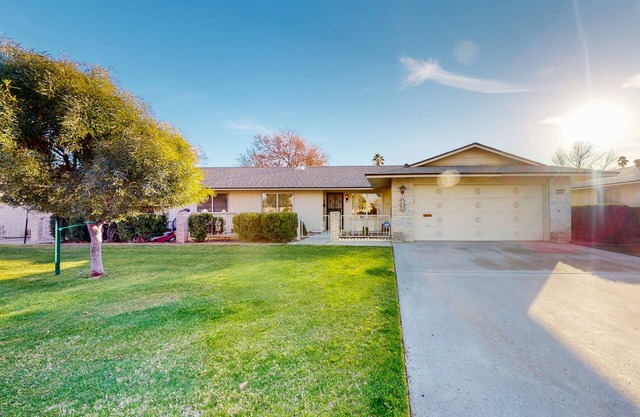 Comfortable stay with a pool, tennis court, and gym access, washer/dryer, & AC