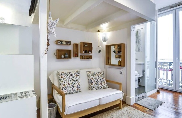 Comfortable studio in trendy Bica neighbourhood