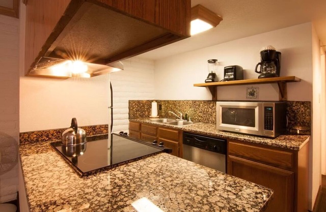 Comfortable Vacation incline village Lake Tahoe Studio/Cabin/Apartment Sleeps 2