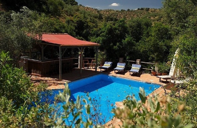 Komfortable Villa mit großem, beleuchteten privaten Pool
