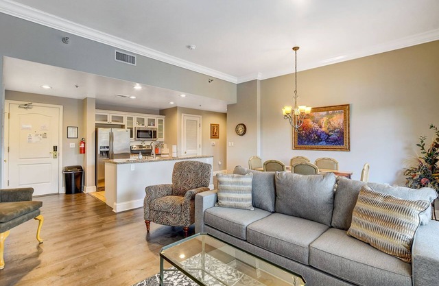 -Gediegene 2 BR POOLSIDE CONDO IN MONTELAGO DORF