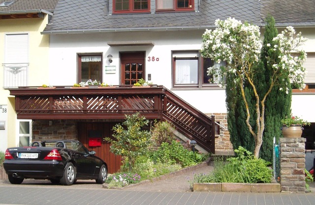 Komfortabel eingerichtete Ferienwohnung in zentraler Lage am Moselufer in Alken.