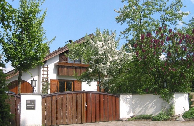 Gemütlich eingerichtete Komfort-Ferienwohnung im selbst bewohntem Land-Wohnhaus