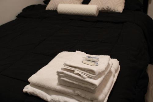 Comfy 1Bed With Full Patio! Free Parking Fast WiFi