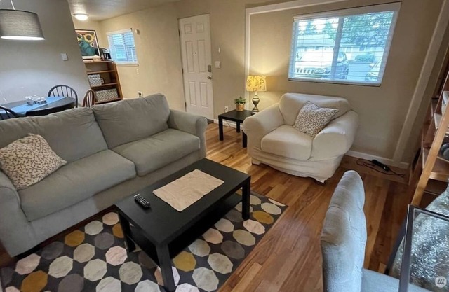Comfy 2 Bedroom Apartment #1