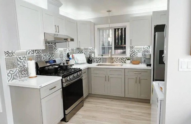 Comfy 2BR Near UCB 8 Min Drive.