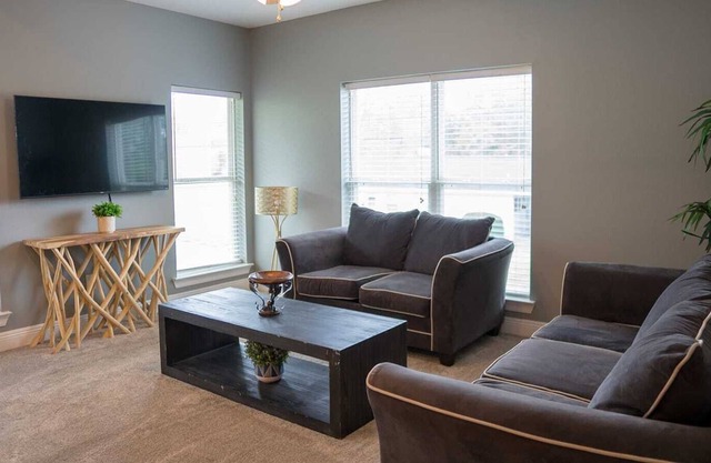 Comfy 3 Kings 2 Baths 4 TVs Balcony Self Check-in