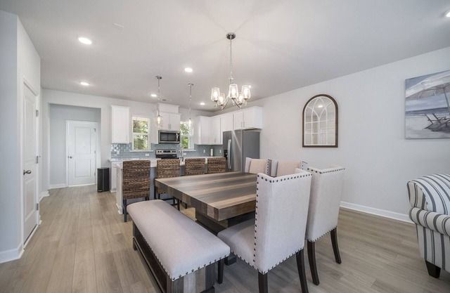 Comfy 3br/2.5ba New Townhome~Access to Community Pool!