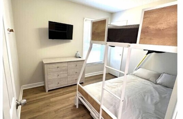 Comfy 3BR Hidden Gem in a perfect quiet location.