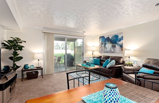 Comfy and Charming Eagle Townhome