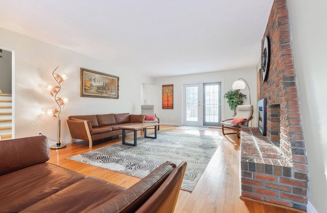 ⭐️Comfy and Classic 5 bedroom Home⭐️ King Bed🛏 Pool Table🎱3 Min from WEM🛍🎉❤️