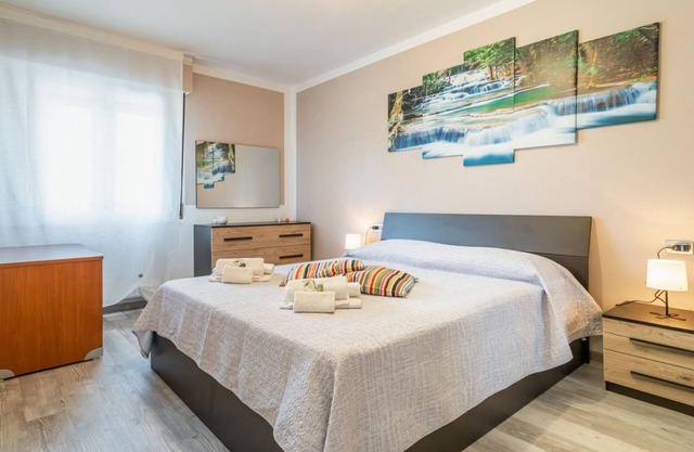 Comfy Apartment x4 - w/ Terrace & Private Parking
