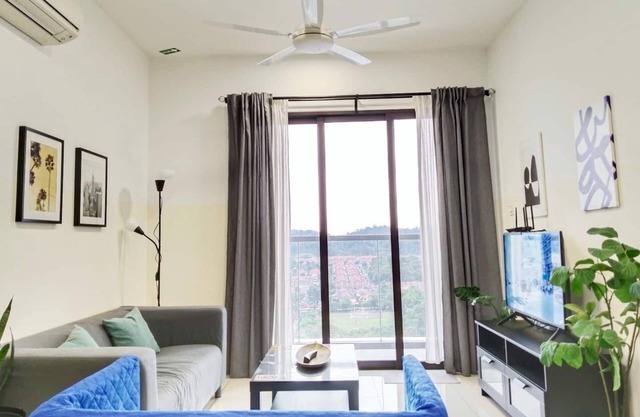 Comfy Apt at Ten Kinrara - Pavilion BukitJalil/IOI Mall/Near Sunway Lagoon -LRT