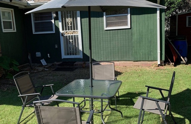 Comfy Bedroom near Auburn w/private bath & entry