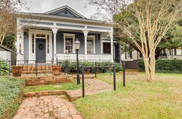 Comfy Central Natchez Hideaway: Walk to Dtwn!