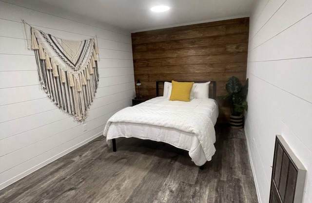 Comfy, Clean & Pet Friendly