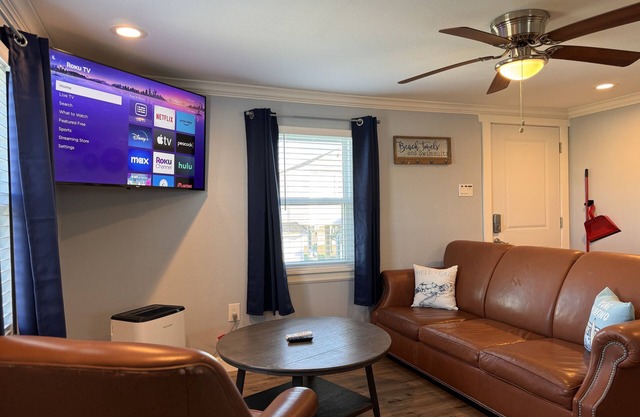 Comfy Coastal Cottage Two