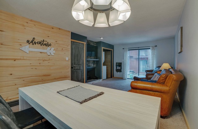 Comfy Condo near Shuttle Pick up