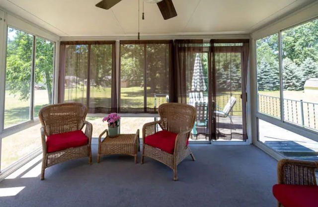 Comfy, Cozy 3-Bedroom Home with Sunroom and Patio
