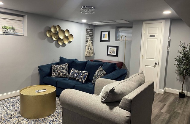 Comfy, Cozy & Close to DC