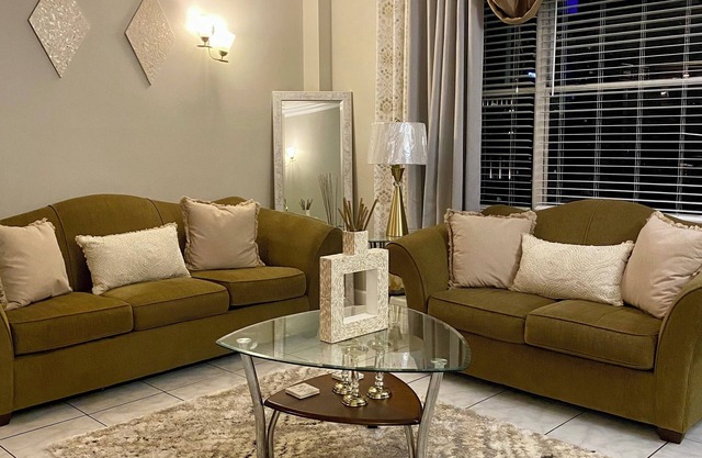 Comfy, cozy condo in fabulous Downtown Jacksonville with AC, WiFi & fitness room