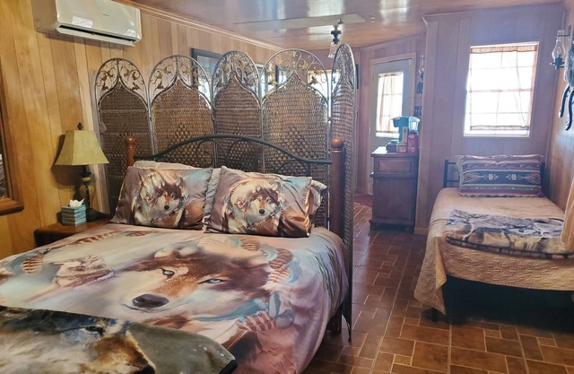 Comfy & Cozy Ranch Cabin w/ Spectacular Views