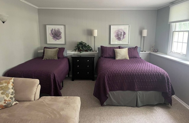 Comfy cozy studio suite in charming Orchard Park