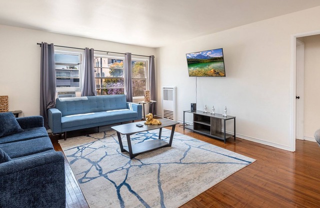 Comfy, Crestview Residence with Hot Tub