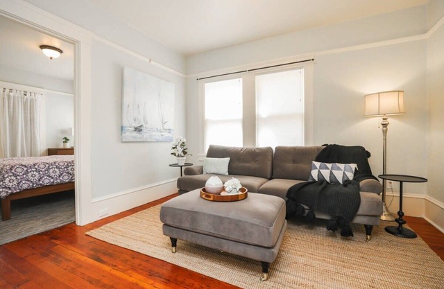 Comfy Family-Friendly 2BR Near Piedmont w/ Parking