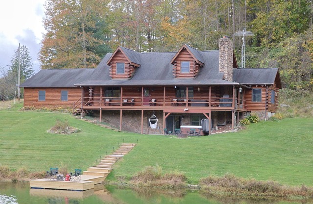 Comfy, Family Friendly, Cabin - Hot Tub, Fishing, Hiking, Wildlife Great Views!