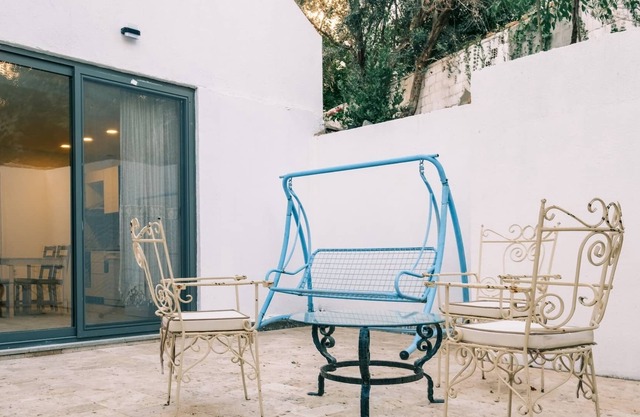 Comfy Flat w Patio 3 min to Beach in Bodrum