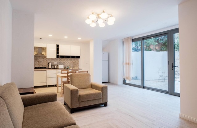 Comfy Flat w Patio 3 min to Beach in Bodrum