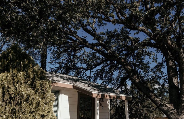 Comfy Get Away house with full amenities and recently remodeled