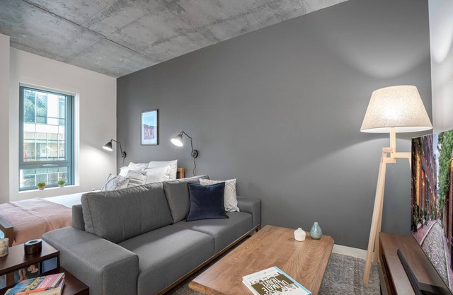 Comfy Kendall Square Studio w/ Gym, walk to MIT by Blueground
