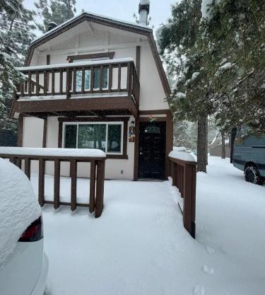 Comfy Modern Big Bear Cabin