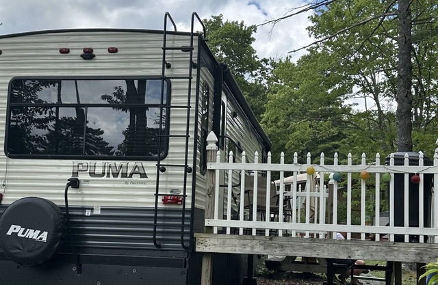 Comfy, peaceful RV in a quiet neighborhood across from Pipestem State Park