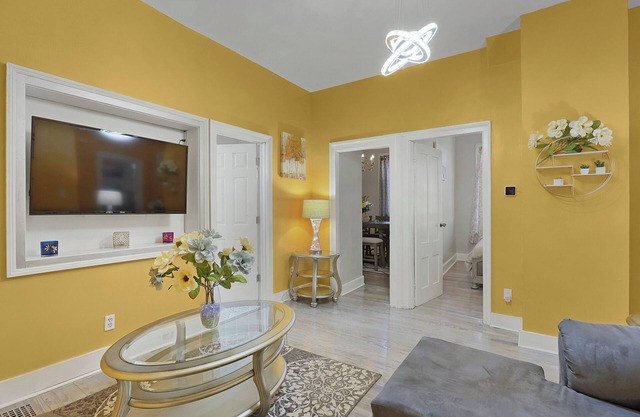Comfy Seaview 3 bedroom minutes from Yale and the beach