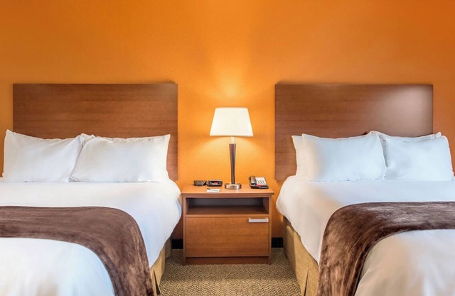 Comfy Stay Near Rapid City Attractions! With Full-Kitchen! Pet Friendly!