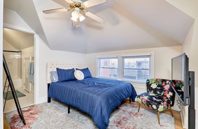 Comfy Studio SLU, Fox Thtr, CWE