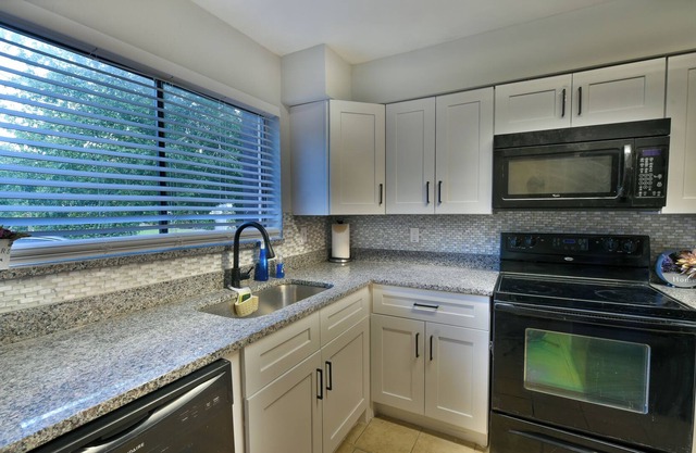 Comfy townhome next to UCF