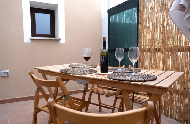 Comfy Two-levels Apartment With Terrace!