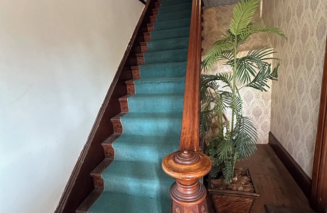 Comfy Victorian 2B/2Ba, Heart of City w/Parking