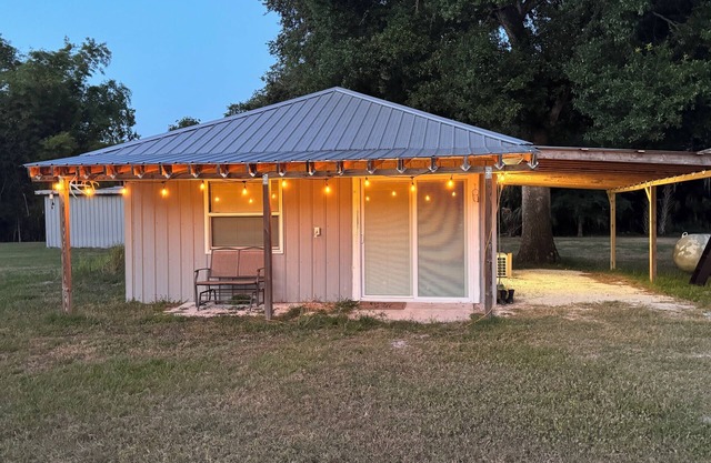 Coming Soon! Cozy Cabin Minutes Away From Highlands Hammock State Park!