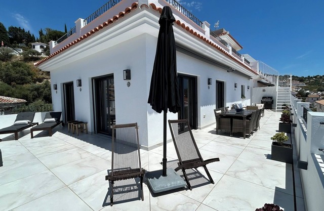 Comino Penthouse - Lovely penthouse with two terraces and amazing views
