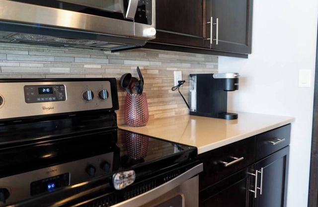 Commander Drive Manor